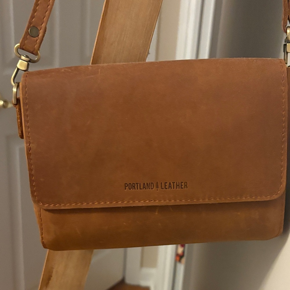 Portland Leather Tan Crossbody Bag